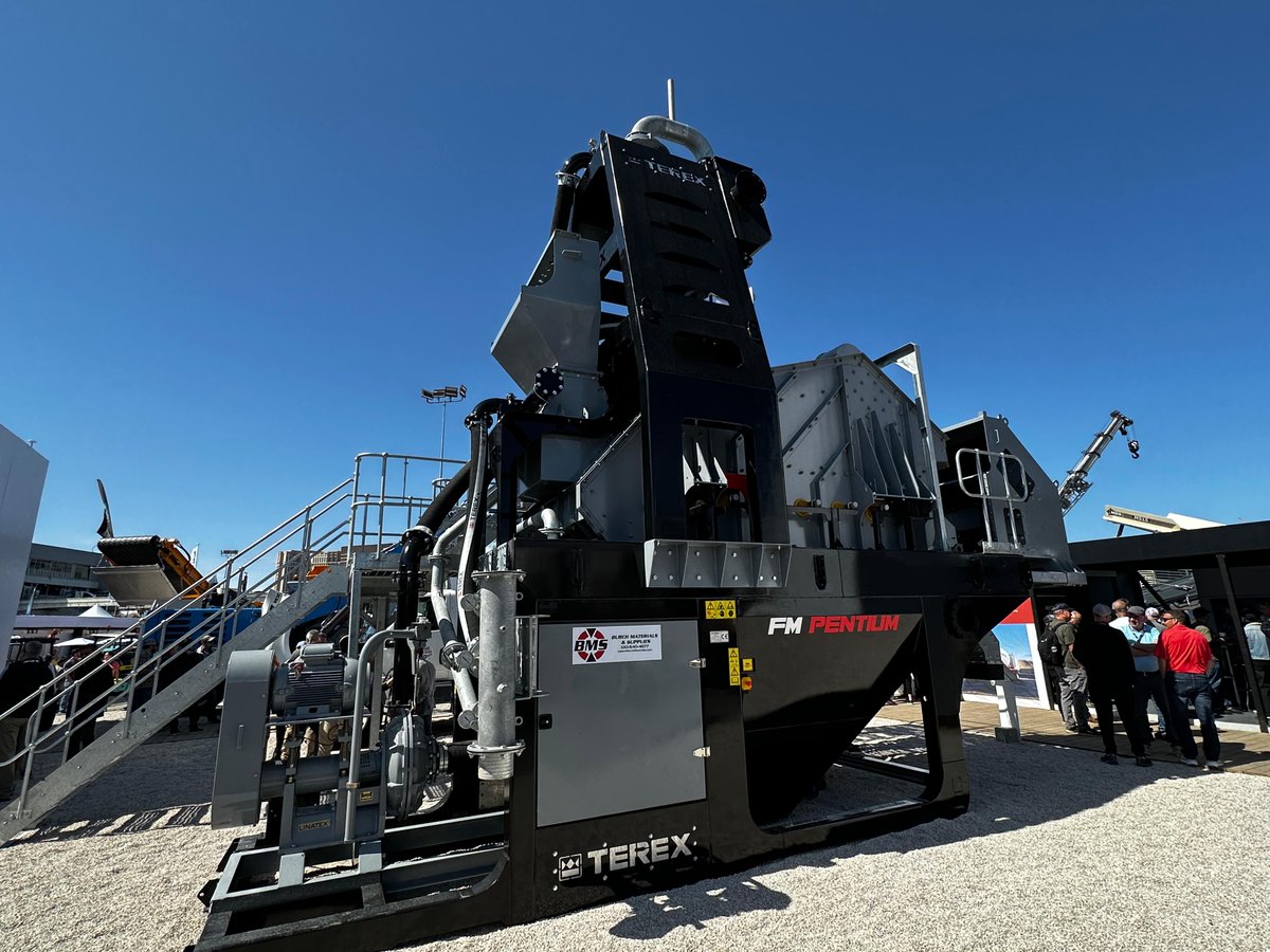 PowerscreenIL's tweet image. Come to the Silver Lot at the #ConExpo booth #5435 to see the latest from #Powerscreen #Evoquip #Ecotec #TerexWashingSystems &amp;amp; #CBI!! #crushers #screeners #stackers #rockscience #compactwithimpact #gogreen