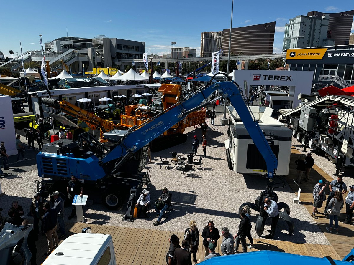 PowerscreenIL's tweet image. Come to the Silver Lot at the #ConExpo booth #5435 to see the latest from #Powerscreen #Evoquip #Ecotec #TerexWashingSystems &amp;amp; #CBI!! #crushers #screeners #stackers #rockscience #compactwithimpact #gogreen