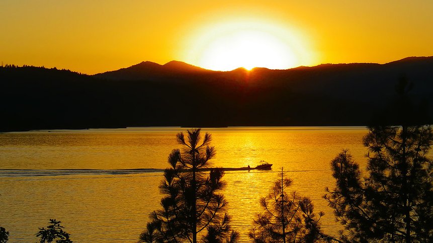 Do you like sunsets and speak conversational Spanish? Then we have the job for you! Park Ranger (Interpretation-Language) in Whiskeytown, CA.  Apply today at usajobs.gov/job/713071600  
#NowHiring #Fedjobs #NPS #USAJobs #DOI #Joininterior #FindYourPark  #EncuentraTuParque