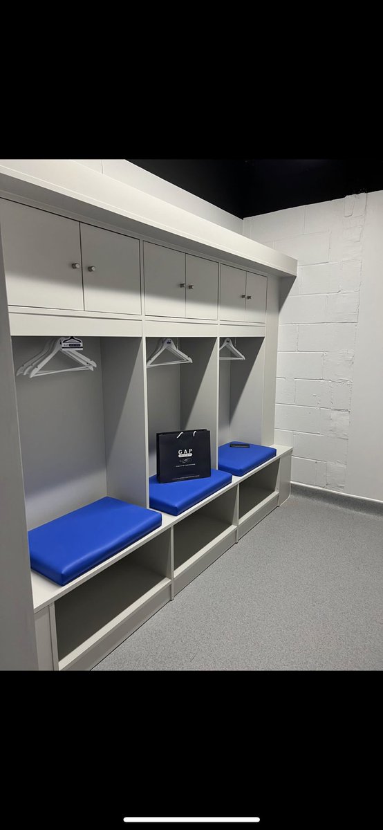@petercrouch we just finished doing  the Portsmouth training ground changing rooms, your favourite kit man says it’s a lot better than it was in your day 🤣🤣 #backstronger @PeterCrouchPod @gapsolutions_