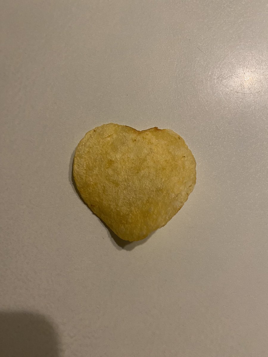 DanHardeman's tweet photo. @walkers_crisps #LoveFromWalkers https://t.co/5D1vGtdY54