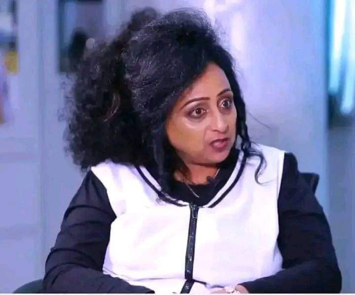 ethiopiansone's tweet photo. 🚨ይህቺ የአዲስ አበባ የህዝብ ተወካይ "ህዝባዊ በዓላት እየተረበሹ ስለሆነ ለምን መንግስት በዓላቱ እንዳይከበሩ አያደርግም" ስትል ሰማሁ። ጨጓራዬን ያመኛል ብሎ ለተኛ ህመምተኛ ጨጓራ ምን ይሰራል በኦፕሬሺን እናስወጣልክ ብላ እንደመናገር ሆነብኝ 😂 https://t.co/A4kSUq06Ln