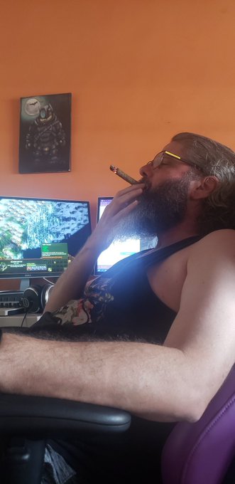 Takin the day off. https://t.co/FJro7NHtwc