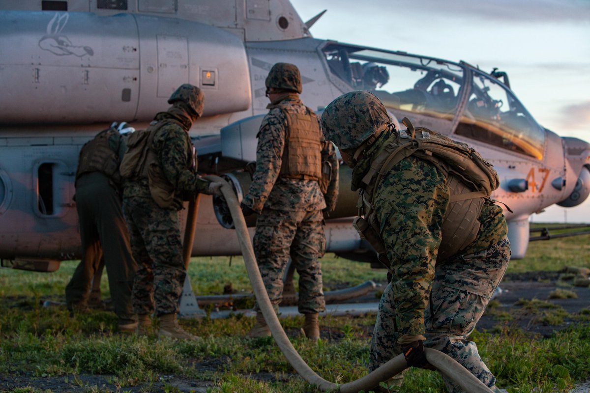 USMC's tweet photo. A #MarineCorps AH-1Z Viper with @3rdmaw is fueled and armed at a forward arming and refueling point at San Clemente Island Naval Auxiliary Landing Field, March 8.

3rd MAW flew sorties from MCAS Camp Pendleton to the San Clemente Island Range Complex.

#USMC #MarineAviation https://t.co/69o89H7LWE