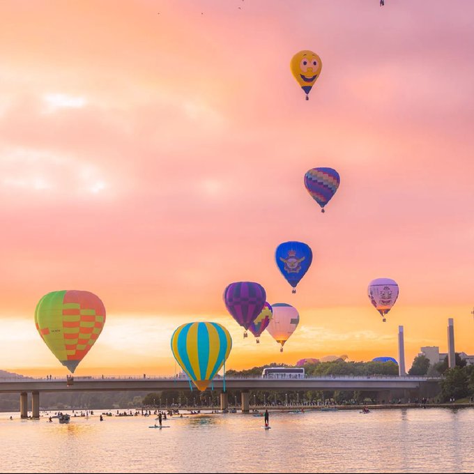 Up, up, and away! 🎈  The #CanberraBalloonSpectacular is soaring high above @visitcanberra until 19 March<a href="/tag/canberraballoonspectacular"class="tags">#CanberraBalloonSpectacular</a><a href="/tag/seeaustralia"class="tags"><span>#seeaustralia</span></a><a href="/tag/comeandsaygday"class="tags"><span>#comeandsaygday</span></a>