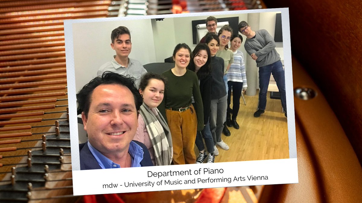 ReMsBlog's tweet image. What a wonderful group for this summer semester at Department of Piano - University of Music and Performing Arts Vienna 🙂
Respiro e Movimento by Giuseppe Ravì
@mdwwien 
#mdwwien #respiroemovimento #piano #pianists #musician #pianist  #piano