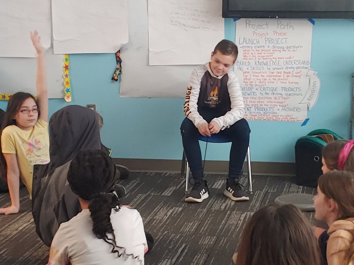 MaddenTCS's tweet photo. This friend posed a question that caused a great debate in Science today...are humans decomposers? He made sure a variety of voices were heard as we "decomposed" the issue! @_sofiacerrato https://t.co/67d3QnYX4i