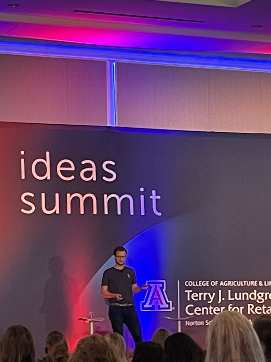 ShawnOfLovesac's tweet photo. If you’re still buying detergent and soap etc in plastic bottles STOP! Checkout @grovecollab. Founder @Stu_Land sharing wisdom w students and industry pros today at #ideassummit SF. #Sustainability #retail #consumerproducts https://t.co/e7cHLW0EAz