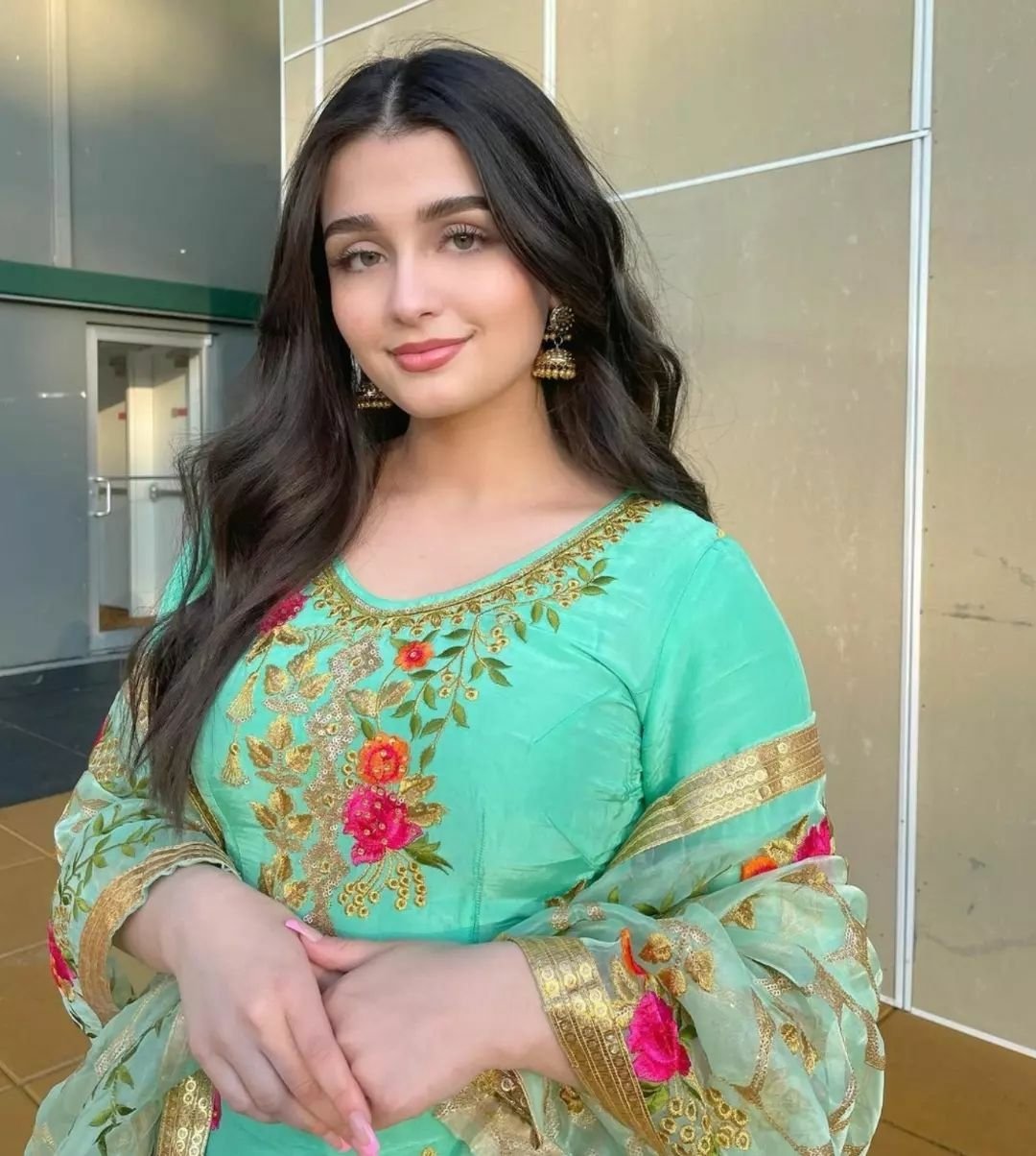 dr-zoya-drzoya69-twitter