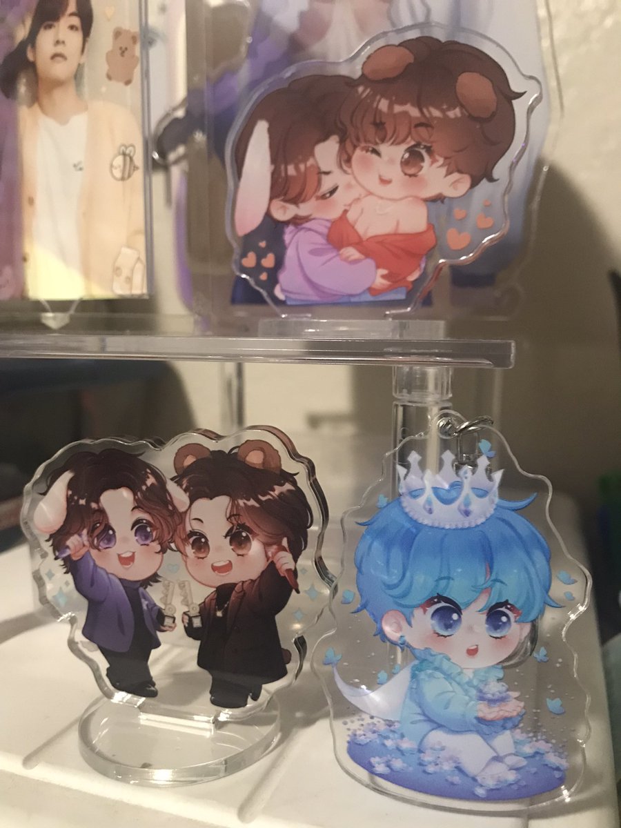 vantebearsales's tweet photo. Thank you SO MUCH @pdiminie_twt and @piuuvy for the Taekook goodies!!! 😭😭💜💜💜 so cute!!! #pdminiefb https://t.co/4Pmqrh1Z3y