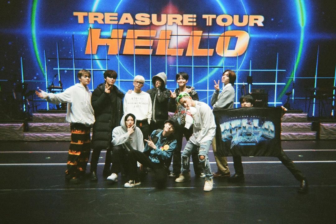 TreasurePUR's tweet photo. INSTAGRAM | 230316

[TREASURE WORLD MAP] EP.7 KYOCERA DOME BEHIND PHOTO

#TREASURE #트레저 #TREASUREWORLDMAP #트월맵 #EP_7 #KYOCERA #OSAKA #YG

@treasuremembers https://t.co/ERjwnjdrQF