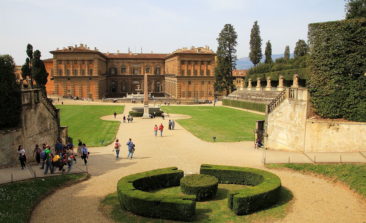 Je viens de faire une très belle conférence sur le Palais Pitti et les jardins de Boboli avec <a href="/conferentia/">Conferentia</a>. C'était un très beau voyage virtuel à Florence sur les traces des Médicis