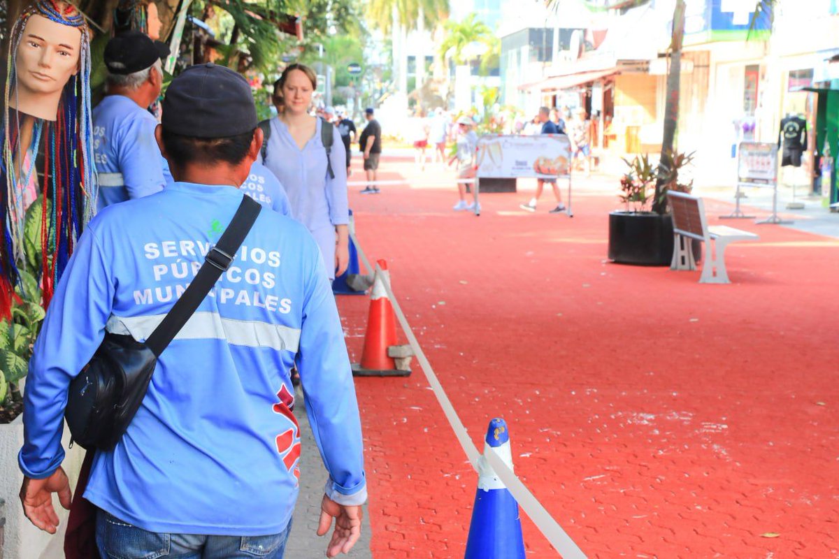 novedadesqroo's tweet photo. #Galería | La Quinta Avenida de Playa del Carmen recibe una 'manita de gato', para dejarla lista para recibir al turismo en Semana Santa.

¿Listo para visitar la Riviera Maya? https://t.co/x6KofuIHWf