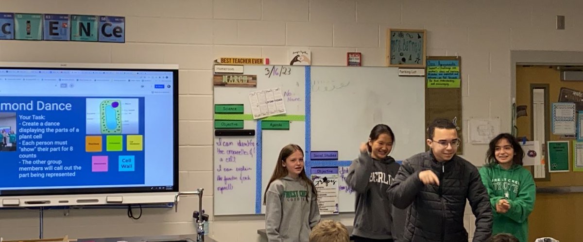 MrsJBarney's tweet image. #Organelles #Cells #6hGradeSceince It&apos;s the smiles for me! #yotes #STEAM #Arts #DiamondDance