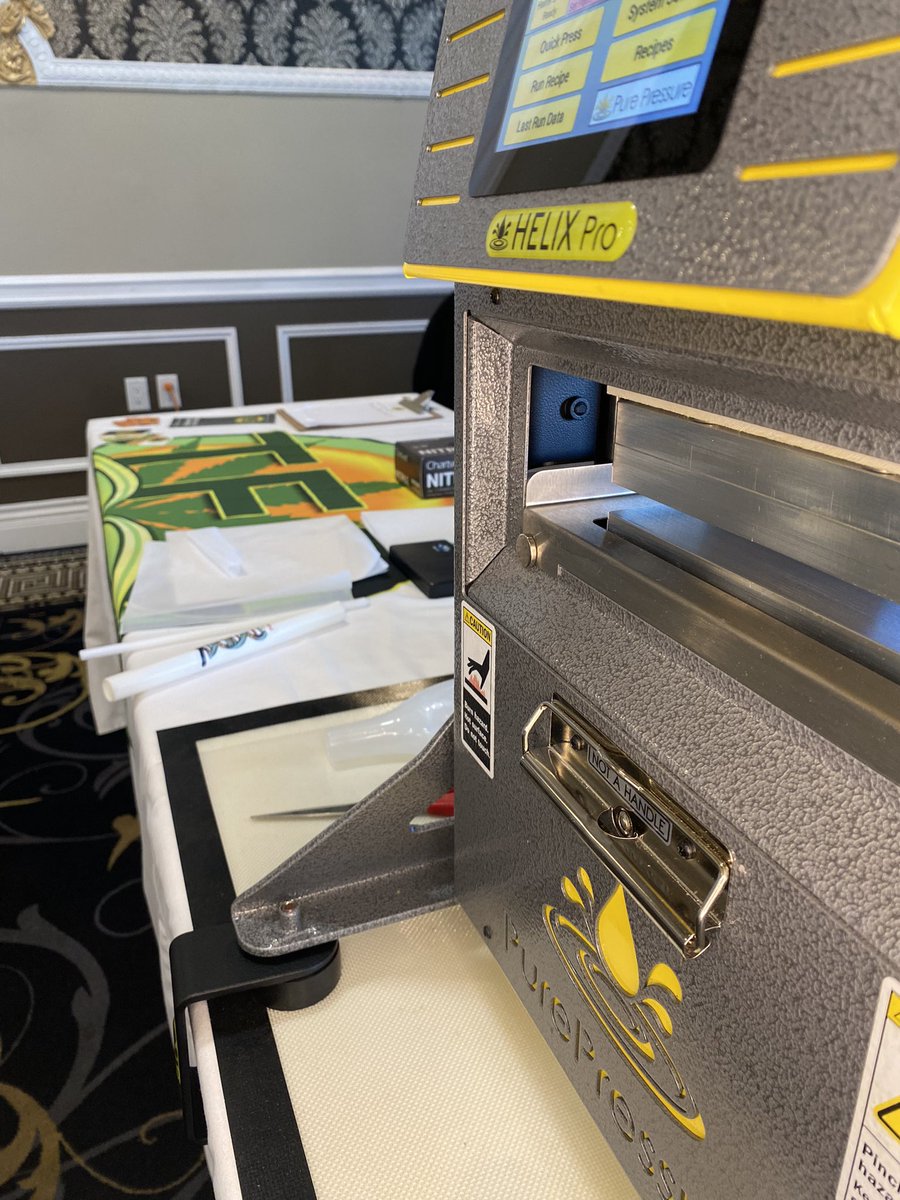 Out in the field.
Pressing matters …

At the <a href="/CannaReps/">CannaReps</a> #CollectorsCup pressing rosin with <a href="/TFCannabis/">TRUE FACT Cannabis Training</a>