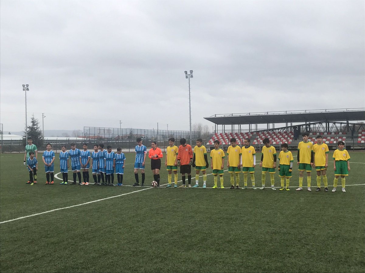 Futbol Yıldız Erkekler İlçe Birinciliği için ilçemiz Domaniç Ortaokulu  karşılaştığı   Özel İsabet Ortaokulu'nu 4-0, Gürağaç Ortaokulu'nu 9-0  yenerek Tavşanlı İlçe Birincisi olarak İl Birinciliğine katılmaya hak kazandı. Öğrencilerimize ve  Öğretmenimize teşekkür ediyoruz