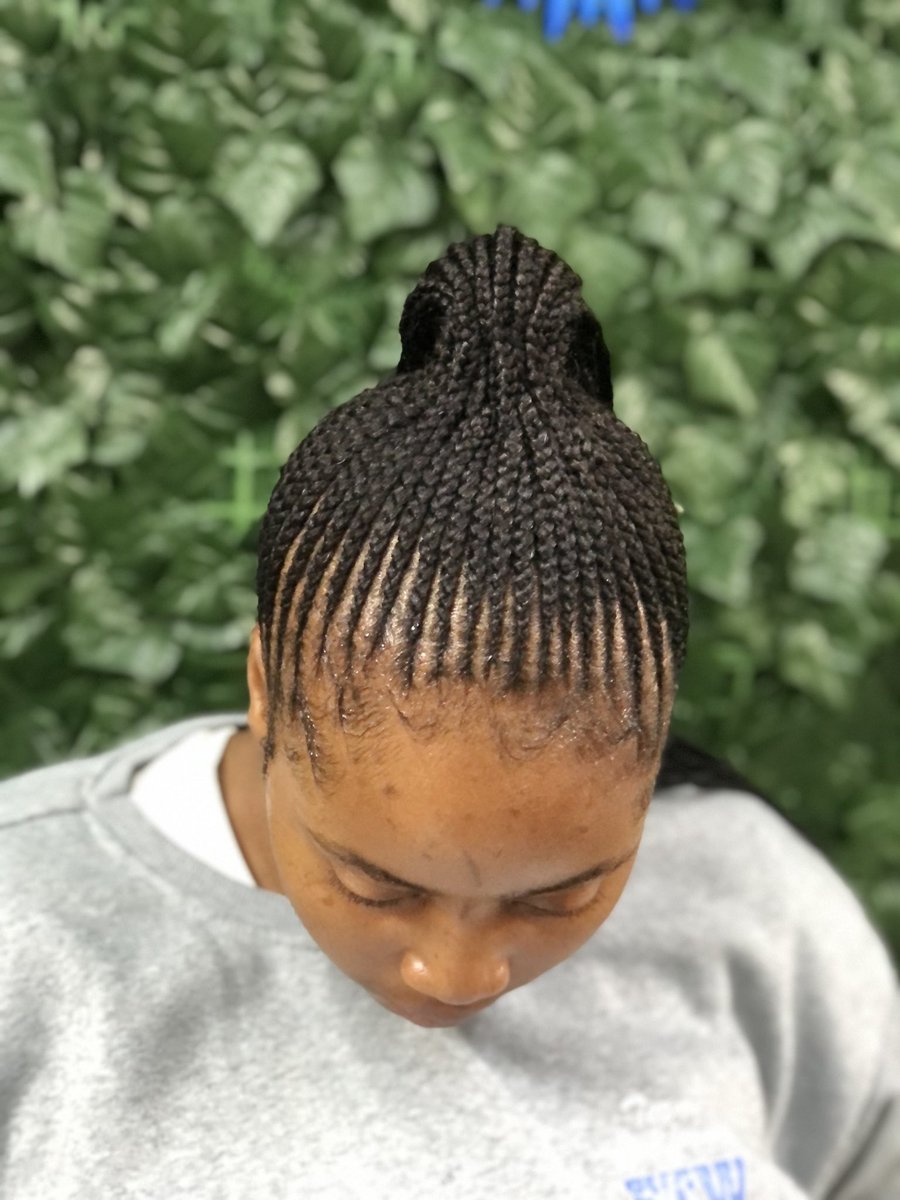 veesparkle123's tweet image. #GirlTalkZA R550 #Knotlessbraid #halfbraid R450 #StraightUp 320