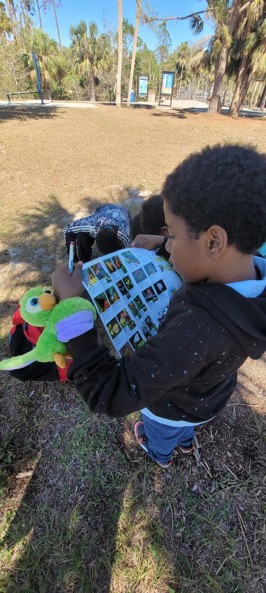 Today, students from <a href="/FranklinPark_/">Franklin Park Elementary</a> took a field trip to Lakes Park to learn all about different ecosystems, look for gopher toetoise burrows, and complete a scavenger hunt! There was even time to meditate! #LeeSchoolsEE #LoveLeeSchools
