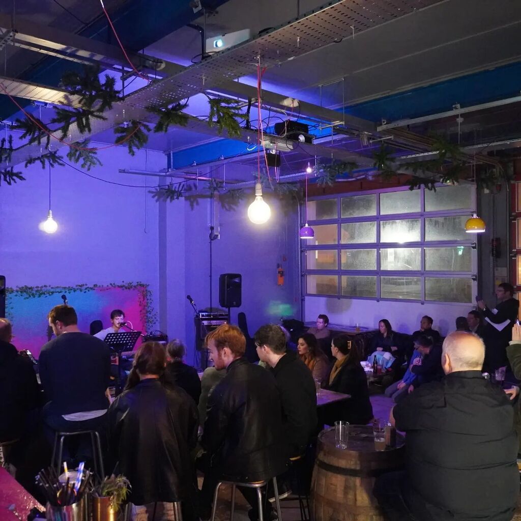 bottle_monkey's tweet photo. It's Thursday why would you want to cook your own dinner, get down to see @filbeysfood outside the #TheMonkeyHouse and catch some live music at our open mic night while you enjoy your food and a drink.

Or just hang around and enjoy yourself while you wa… https://t.co/5a0Y9Govyb https://t.co/1ktonqDrY6