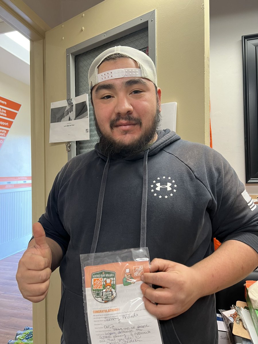 badeker_kelly's tweet photo. π€ Day 2 of Success Sharing is going well so far. Everyone is rocking their Yellowstone attire and we handed out some Homers today! π€ #RanchoProud #D172Driven #SuccessSharing2023 @MarezAlicia @GabrielTHD0652 @angelom0652 @Sheri_R_D172 @AmberDedovets https://t.co/XkH7PG9Djc