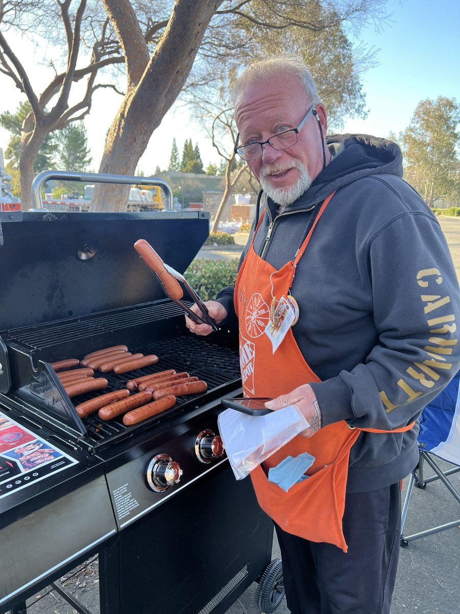 badeker_kelly's tweet photo. π€ Day 2 of Success Sharing is going well so far. Everyone is rocking their Yellowstone attire and we handed out some Homers today! π€ #RanchoProud #D172Driven #SuccessSharing2023 @MarezAlicia @GabrielTHD0652 @angelom0652 @Sheri_R_D172 @AmberDedovets https://t.co/XkH7PG9Djc