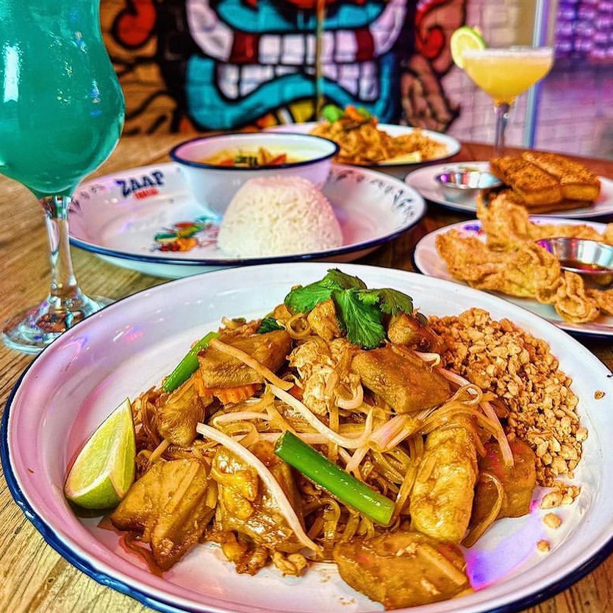 Oakwell Rex Taxis (@oakwellrextaxis) on Twitter photo Do you like Thai Food? 📣
<a href="/ZaapThai/">ZAAP Thai StreetFood</a> is the place to go! 😋
We'd give this place 10 out of 10. 💯
#ZaapThai #Foodie #OakwellRex Do you like Thai Food? 📣
<a href="/ZaapThai/">ZAAP Thai StreetFood</a> is the place to go! 😋
We'd give this place 10 out of 10. 💯
#ZaapThai #Foodie #OakwellRex