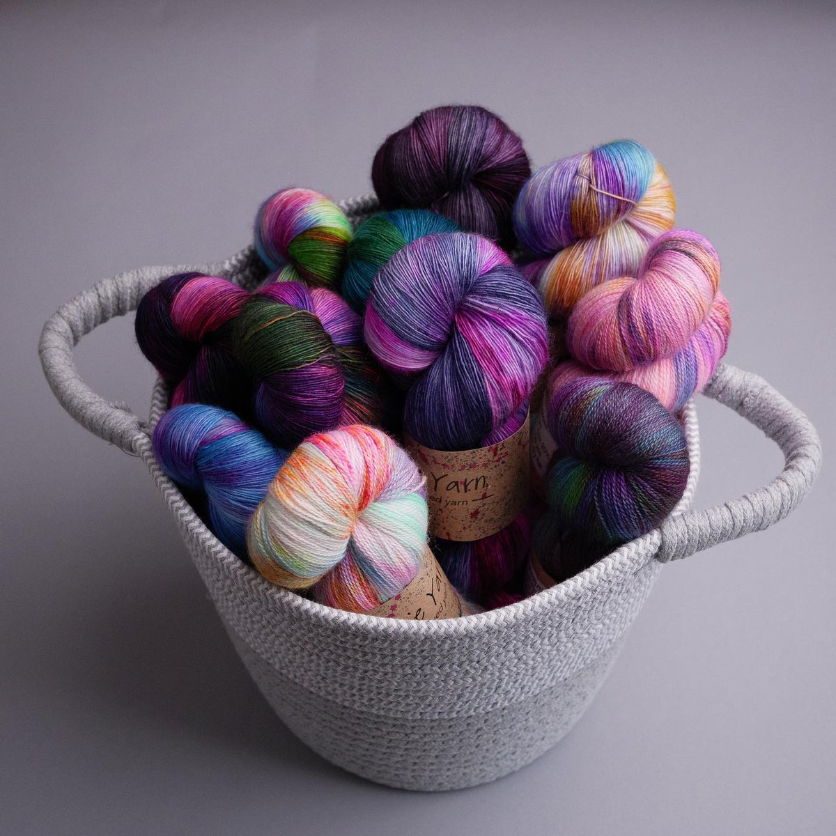 PixieYarn's tweet photo. The second of my new bases coming to eastangliayarnfestival this weekend is a 100% merino laceweight singles.

It’s dyes beautifully and has wonderful drape!
.
.
#laceweightsingles #laceweightmerino #lacewrighyuarn #handdyedyarn #pixieyarn https://t.co/ImBxlUATGB