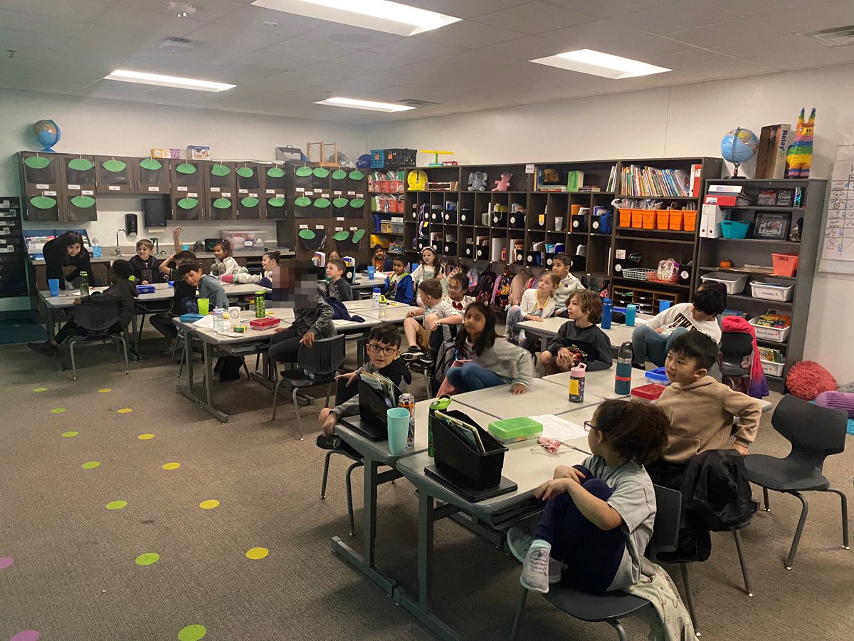 MsStephens1st's tweet photo. Brain breaks are the best on rainy days! #ReevesAchieves #ProsperProud #MakingMagicHappen https://t.co/LpAazkjZxQ