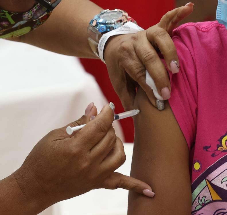 📢 ¡Es Contigo! 🇻🇪
Mantener las medidas de bioseguridad y aplicarnos el refuerzo de la vacuna anticovid19 son nuestras principales barreras para seguir disminuyendo los contagios.

Sabemos cómo hacerlo
🩺¡Vacúnate! 💉