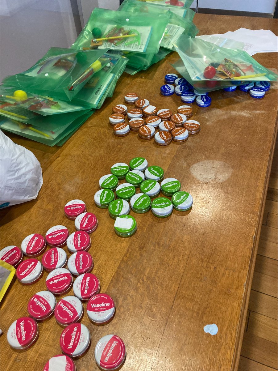 Susie8_Love's tweet photo. @IAHW2023 packs for young people are coming together nicely! Amazing donations from @HelpingHandRBH @CancerFundChild @TeenageCancer Thank you so much💚 #IAHW23 #rbhsccelebratesteenagers #adolescentsrock @BelfastTrust @EngozyO @e_klewchuk @DrSuziWatson @mairead_mullen https://t.co/7d3cb3ukn0