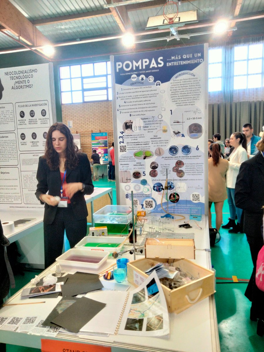Felicidades al proyecto "Pompas de jabón: la ciencia detrás del divertimento" del Institut Gunidàvols de Lleida. Primer Premio categoría Ciencias