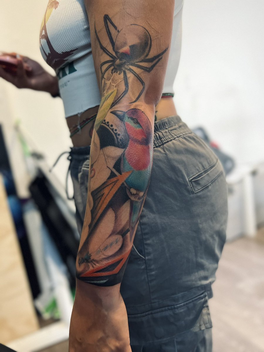 having a personal style in any medium is a great feeling for an artist,, I love that my clients have allowed me to experiment with certain styles.