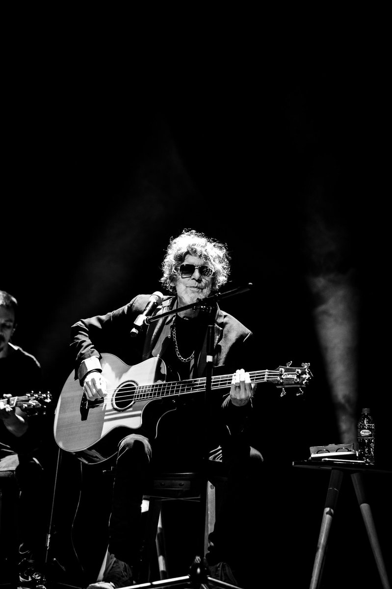 Feliz aniversário, @brancomello! Muita música sempre!

Foto: @guilhermeleitefotografia