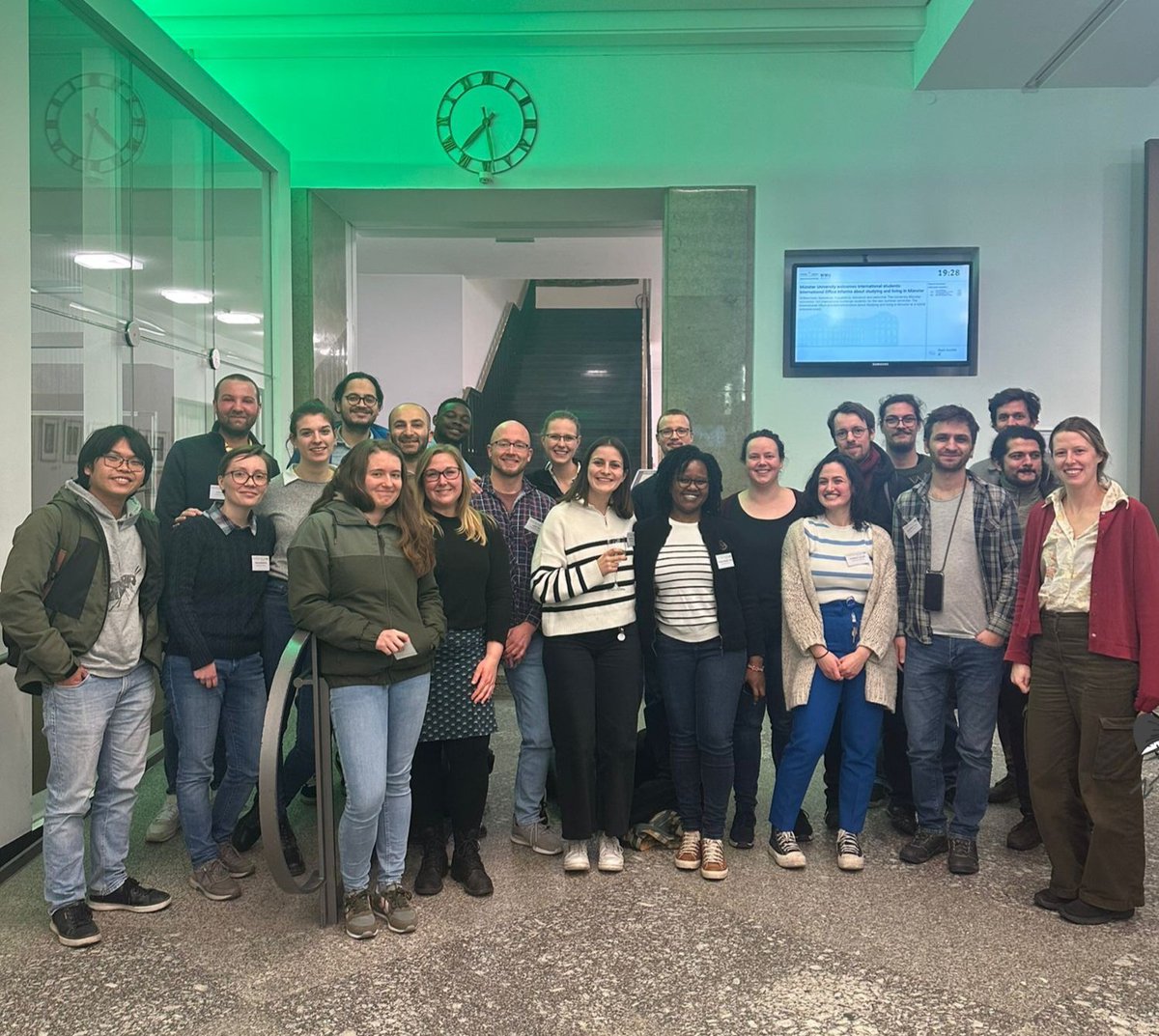 kibui_pauline's tweet photo. Always exciting to be with this diverse and vibrant team. 
@MEMWWU @Eyebrow_de @WWU_Muenster #MGSE #EvoPAD https://t.co/U4KZ2xZNEH