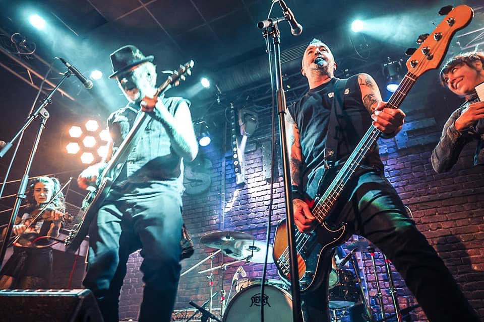 bluehairedtwat's tweet photo. Great tour so far with @THEMAHONES in beautiful france. Tonight in #nilvange, tomorrow in #paris. Niceeee!
#themahones #punk #punkrock https://t.co/POpQXJtXik