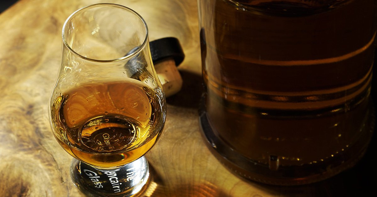 Rum Raiders (@rum_raiders) on Twitter photo The 5 Best Rums for Bourbon Drinkers in 2023
rumraiders.com/build-your-bar…
.
<a href="/PrivateerRum/">Privateer Rum</a> <a href="/OxbowRum/">OxbowRumDistillery</a> @foursquare_rum #rum #bourbon #spirits #whiskey #americanwhiskey #ron #rhum The 5 Best Rums for Bourbon Drinkers in 2023
rumraiders.com/build-your-bar…
.
<a href="/PrivateerRum/">Privateer Rum</a> <a href="/OxbowRum/">OxbowRumDistillery</a> @foursquare_rum #rum #bourbon #spirits #whiskey #americanwhiskey #ron #rhum