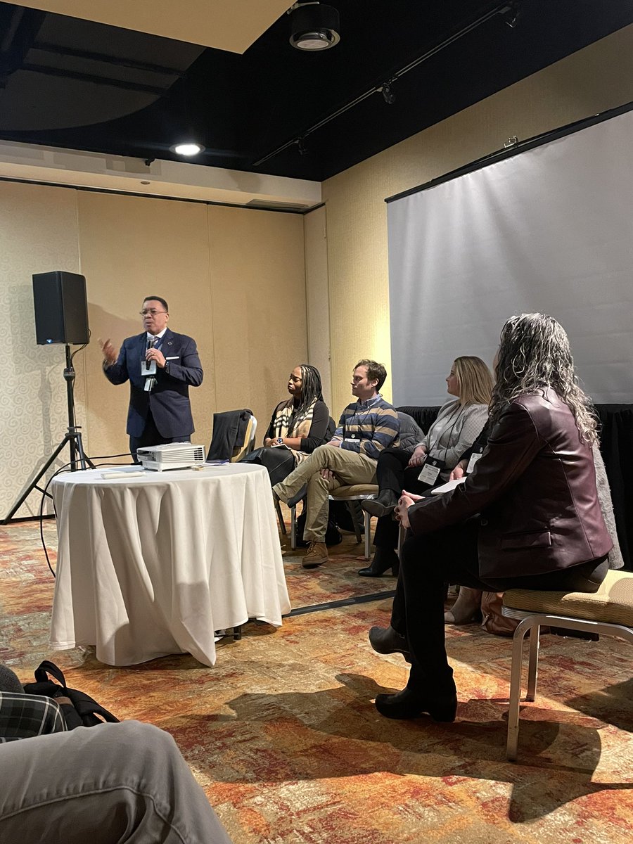 APLSsc's tweet image. A big thanks to todays Bridging the Gaps Between Psychological Science and the Justice System panelists. It was awesome hearing on diverse perspectives of working in the community! 
#APLS2023 #APLSSC2023