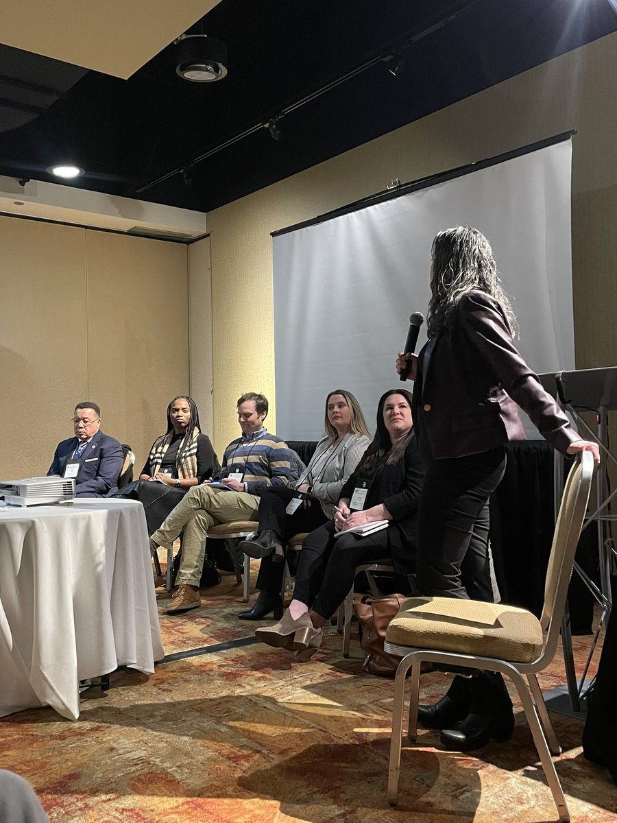 APLSsc's tweet image. A big thanks to todays Bridging the Gaps Between Psychological Science and the Justice System panelists. It was awesome hearing on diverse perspectives of working in the community! 
#APLS2023 #APLSSC2023