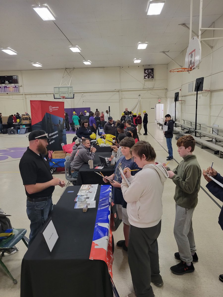 KrisB_Counselor's tweet photo. What an amazing day our students had! Thank you to everyone who came and shared your profession with our students! They had a great experience!!
@AmecaThomas
@LCSD55 @TecKnowledgeY55
#letsdoittogether #visionrun #equipempowerencourage #schoolcounselorlife https://t.co/h8YYTzSH69