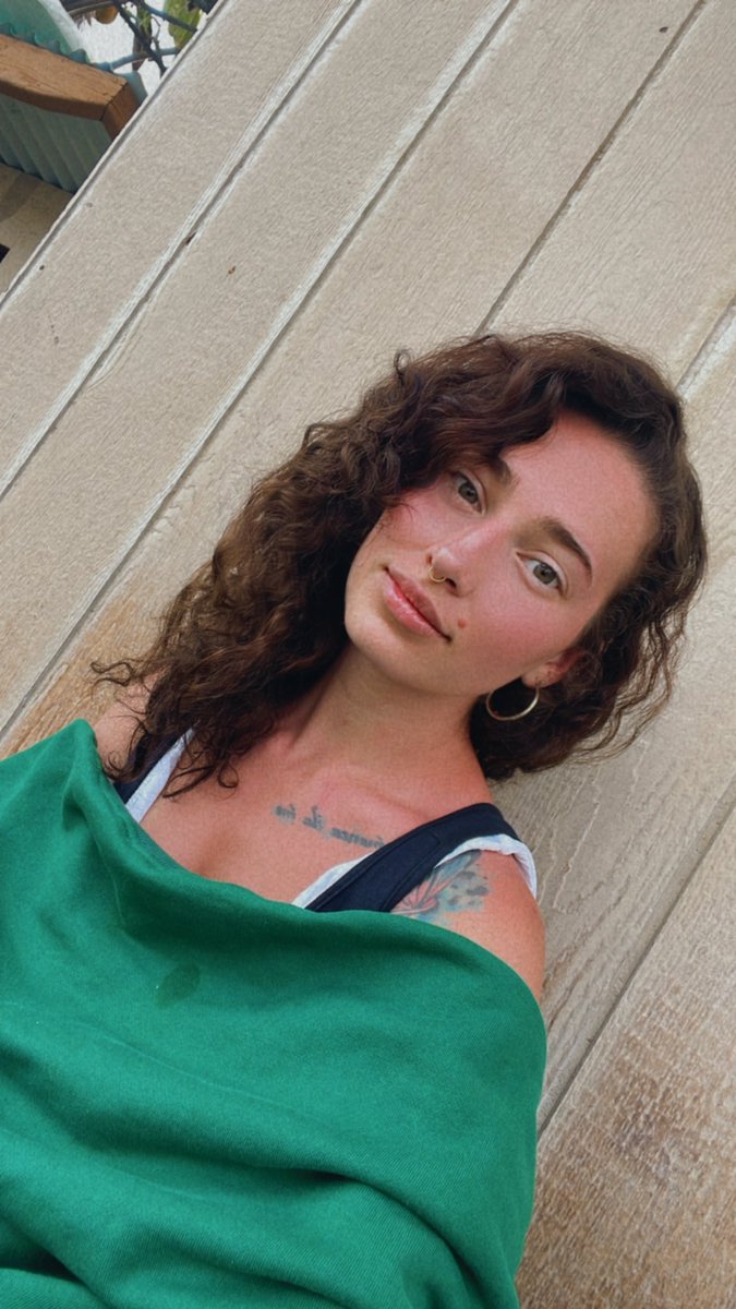 ✈️ AllyIllustrated tweet media