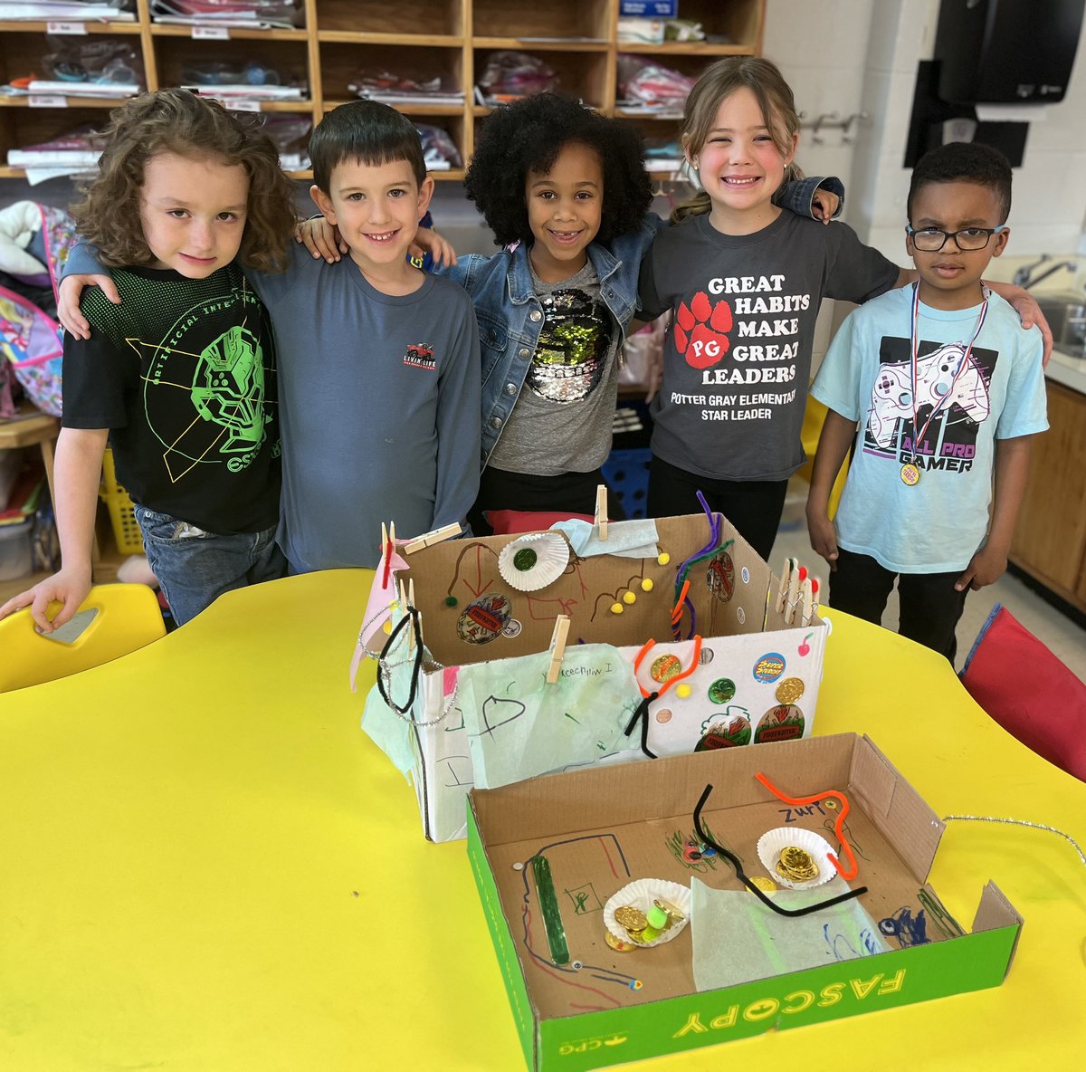 PRileyKinders's tweet photo. Can we catch a leprechaun?  There was lots of good collaboration and engineering going on in Kindergarten this afternoon.  We will see if we catch one in the morning!😜@PotterGrayPride @BGISD #catchaleprechaun https://t.co/d6SY48DRk5