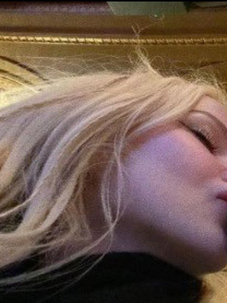 Listenary's tweet photo. "kiss me hard before you go…" https://t.co/HuAhVV0WlX