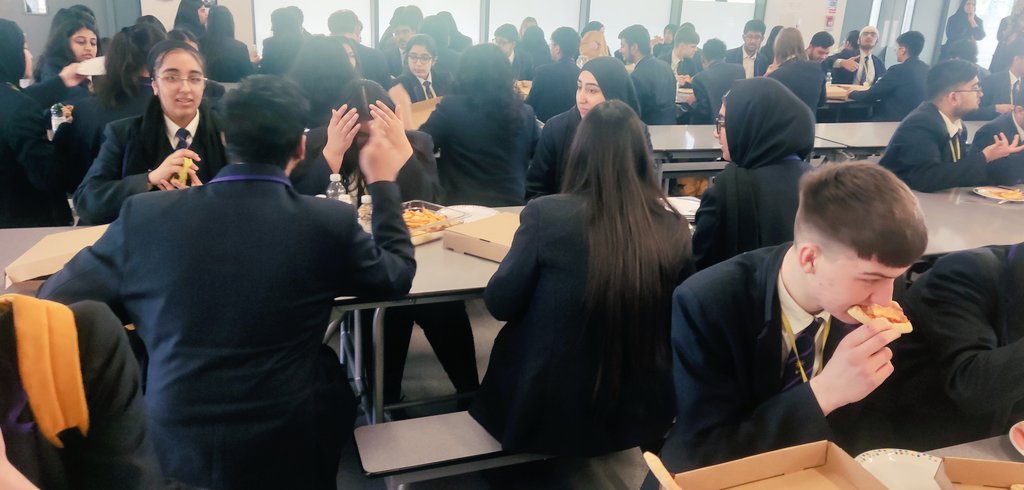 dixonsaa's tweet photo. A superb day of Masterclasses, sports and family dining for our Y11s today! #TeamDAA https://t.co/WgdORv0nEA