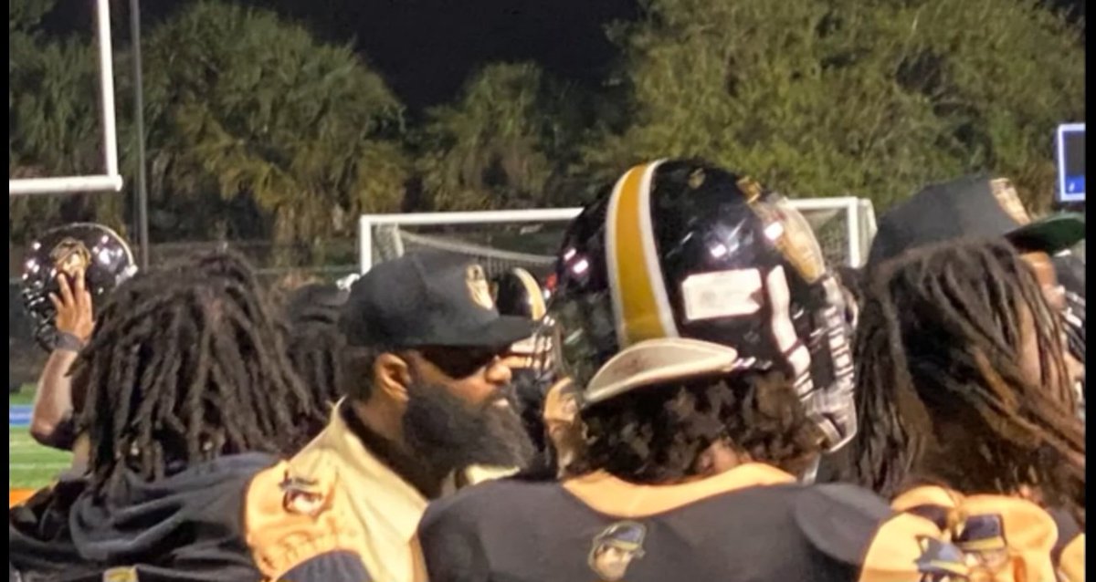 DillardJr2's tweet photo. Game week and I'm locked in for the win, I grind and go hard at coaching because I was told I wouldn't be able to. It's more than coaching It's impacting the life's of young men that want more out of life. #PalmBeachCapos #CoachDillard #StayHungry #StayHumble #BeConsistent🦍🏈💯 https://t.co/2cXDlPty2P
