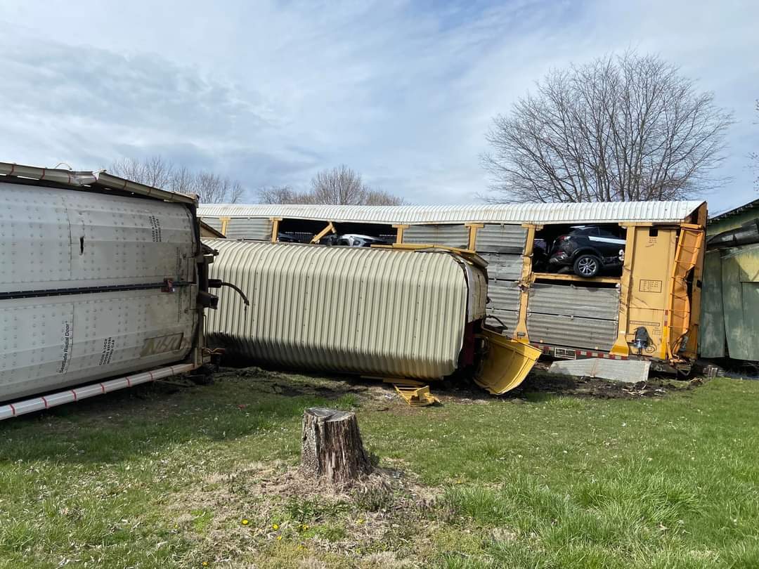 Nate on Twitter "DERAILMENT A CSX freight train has just derailed in