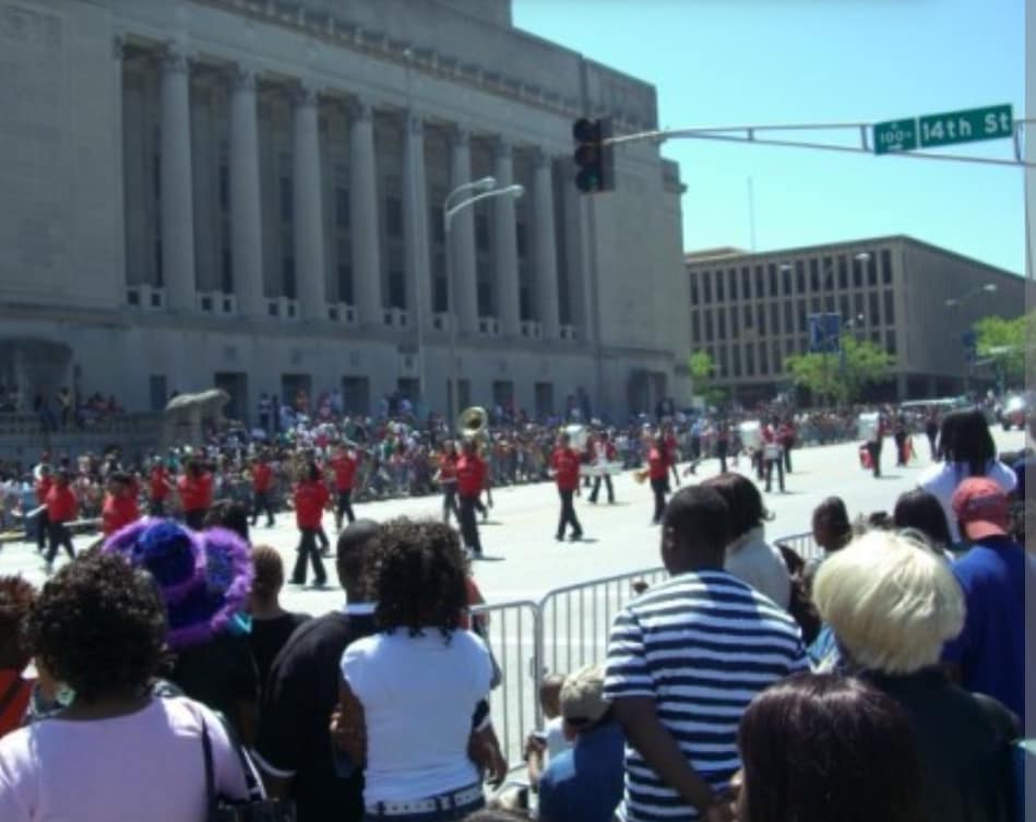 Brent Solomon on Twitter: quot HEY ST LOUIS The Annual #AnnieMaloneParade Brent Solomon on Twitter: quot HEY ST LOUIS The Annual #AnnieMaloneParade