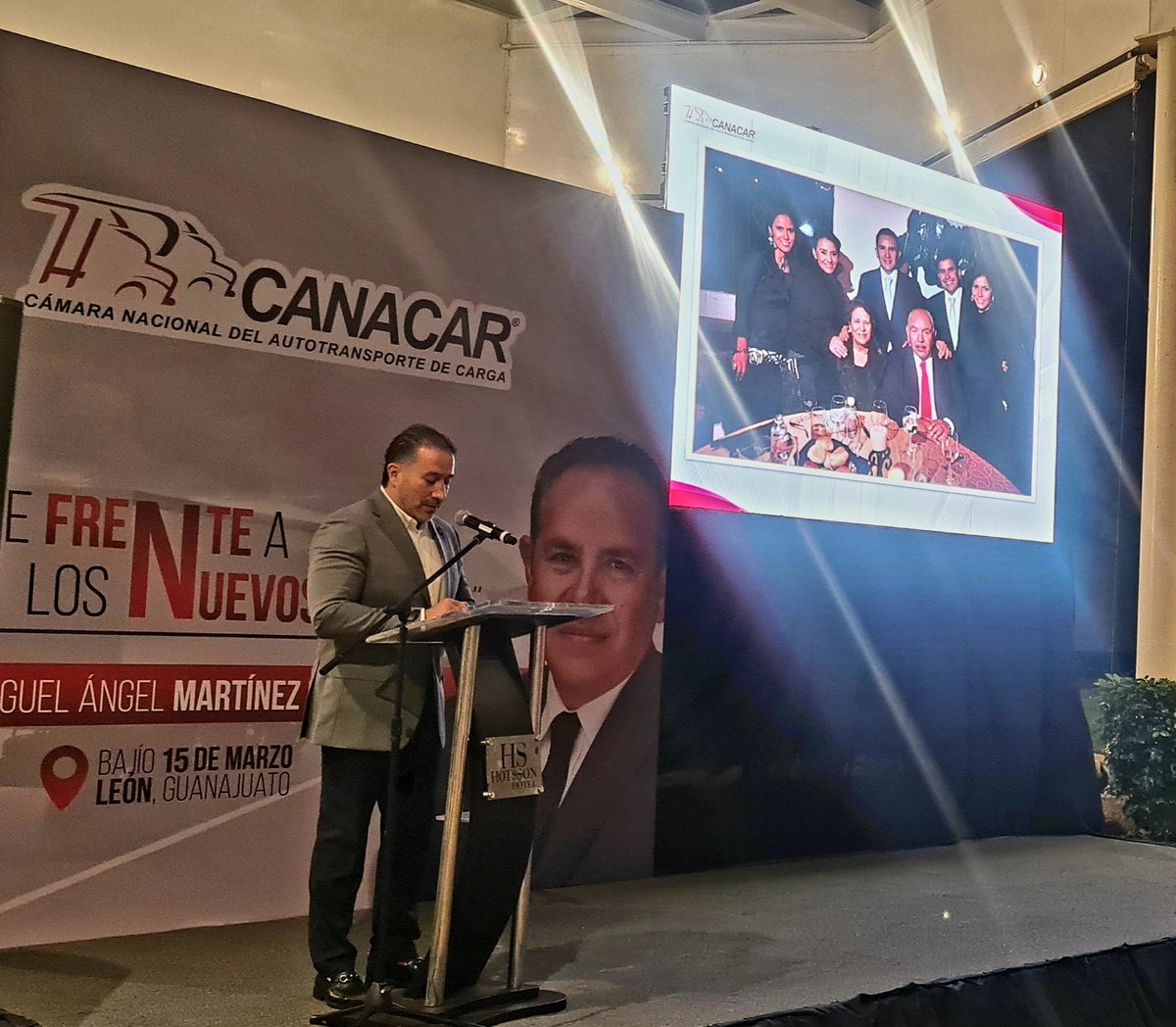 CANACAR_RBajio's tweet photo. La Vicepresidencia de la REGIÓN BAJÍO y Socios FELICITAMOS al Ing. Miguel Ángel Martínez M.
Por su compromiso, disposición y pasión al asumir el nuevo reto como Candidato a la Presencia de CANACAR, en Beneficio de Empresas de la Industria
¡Le deseamos el mayor de los Éxitos ! https://t.co/RYYNm424nx