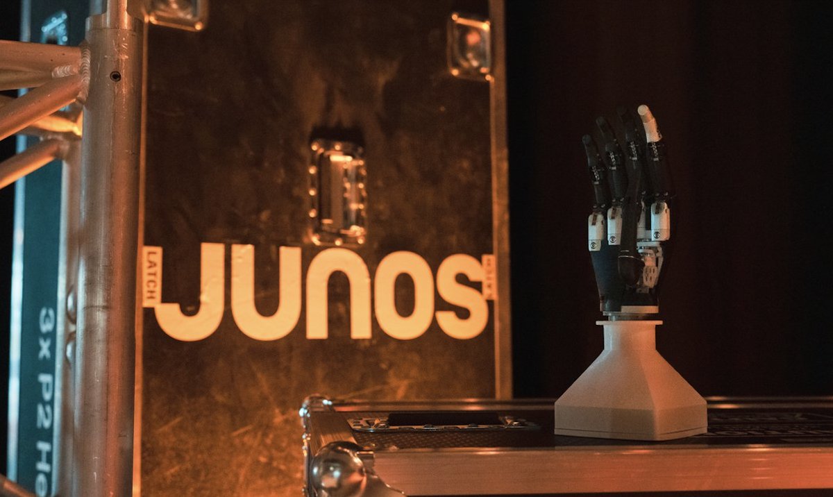 AmiiThinks's tweet photo. Amii made history as the first-ever AI partner of the JUNOS this year! We presented a series of JUNO Talks, an on-site demonstration at the JUNO Opening Night Awards &amp; presented one of the awards! Read more about our experience here: https://t.co/QGtviJkxtP
#YEGEvents #JUNOS https://t.co/wxfxJobOiJ