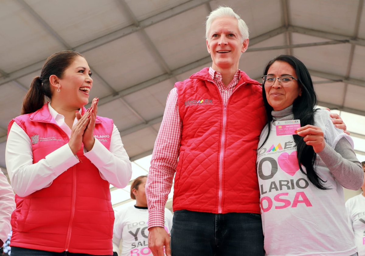 Bren_Alvarado's tweet photo. El Gobernador @alfredodelmazo sabe que las mujeres son las mejores administradoras en el hogar, por lo cual las reconoce a través de la entrega del Salario Rosa, que hoy se llevó a cabo en el municipio de Ecatepec, donde tuve el honor de acompañarlo, a mi querida tierra. https://t.co/3Z612TyJvF