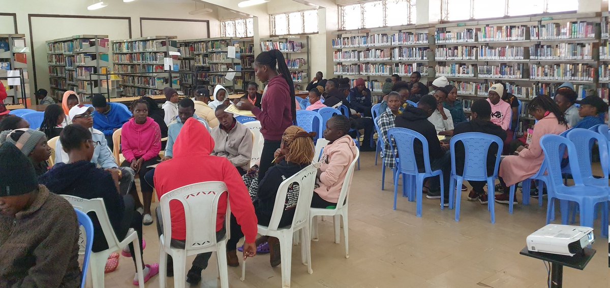 flesymz's tweet photo. Today I led an empowering session on digital privacy at @knlsmedia Thika. Attendees learned how every internet move affects their digital persona and how to protect themselves from app data collection and breaches. #DigitalPrivacy #datadetoxkit #DataDetoxKitKE
@Info_Activism https://t.co/VSkhXPMKsg